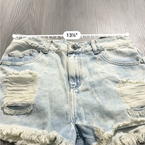 Gef France Light Acid Wash Distressed Skinny Fit Lepi‎ Denim Shorts Size 6 - Picture 7 of 9